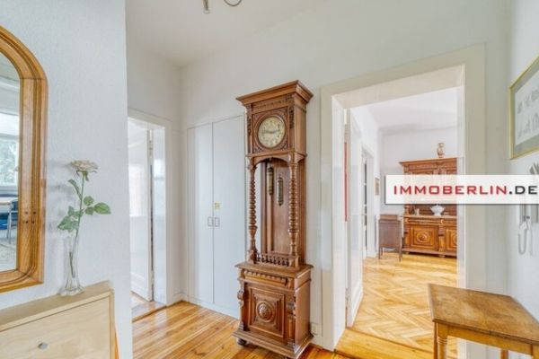 IMMOBERLIN.DE - En iyi konum ve seçkin mimari! Şehir merkezinde bahçe cennetine sahip villa
