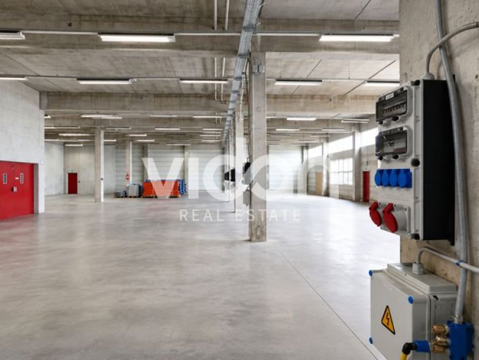 Gewerbehallen mit Bürogebäude auf Prosuktionsarel | Lindlar Klause | Vidan Real Estate – फोटो 1