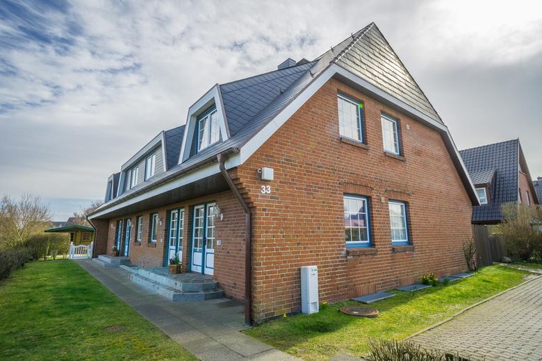 List/Sylt: charmante Eigentumswohnung Obergeschoss (1.Stock) + DG – Aussenansicht