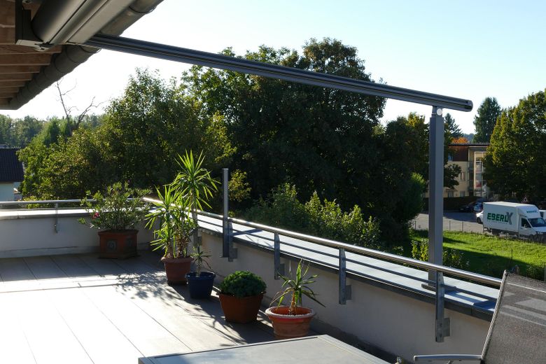 PROVISIONSFREI! Exklusives 4-Zimmer Penthouse in ruhiger Lage in Rosenheim Süd – Balkon vor Wohn-/Essbereich