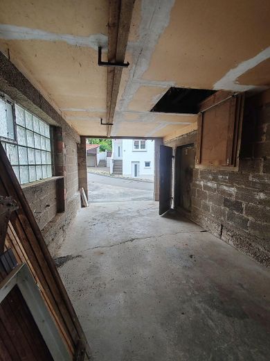 Bien immobilier exceptionnel avec potentiel : grange massive en zone résidentielle avec sous-sol – Innenbereich