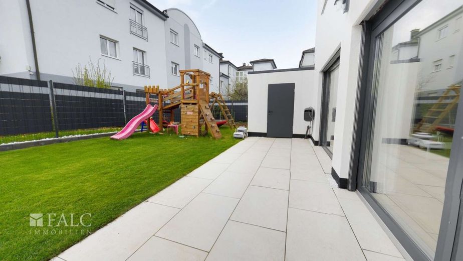 Traumhaftes Einfamilienhaus mit schönem Garten in Walldürn – Terrasse