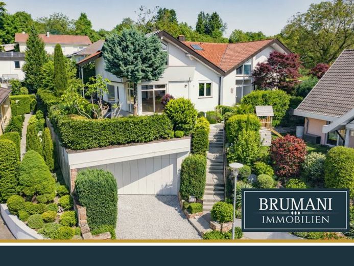 BRUMANI | Familientraum mit Panoramablick - Vielseitiges Wohnen und Arbeiten in Bestlage Ettenheims – Foto 1