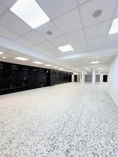 250 m² Einzelhandel – Ideal für Supermarkt, Gastronomie, Fitnessstudio oder Ähnliches – Innenansicht