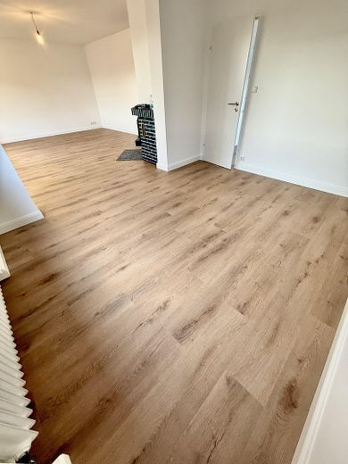 Helle, frisch sanierte 3-Zimmerwohnung mit großem Balkon und Blick ins Grüne – Esszimmer m.Blick a. WZ