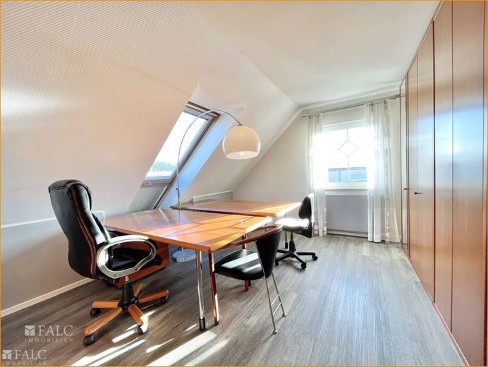 Büro Zimmer OG