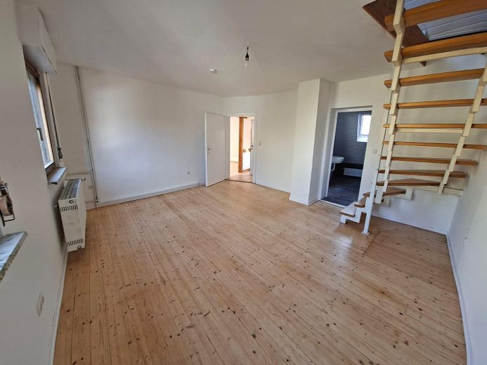 EERSTE BEWONING NA RENOVATIE AAN DE MAIN | Twee bijzondere woningen met aparte ingangen – Wohnen 1 OG