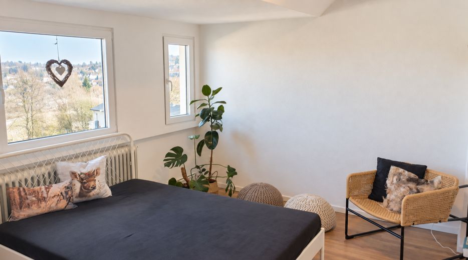 Helle 3-Zimmer-Dachgeschosswohnung in Lüdenscheid-Staberg – 87 m² – Foto 1
