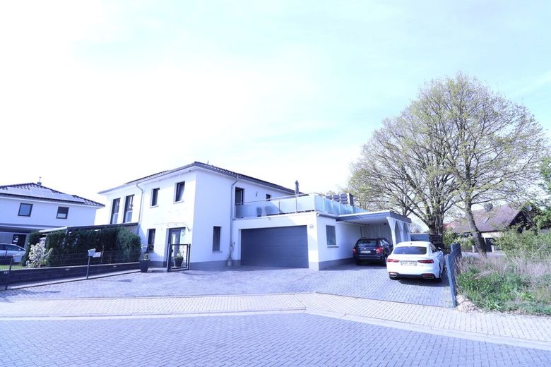 Wohnung mit 27m² Dachterrasse + +  Wolfsburg-Wendschott + + – Hausansicht