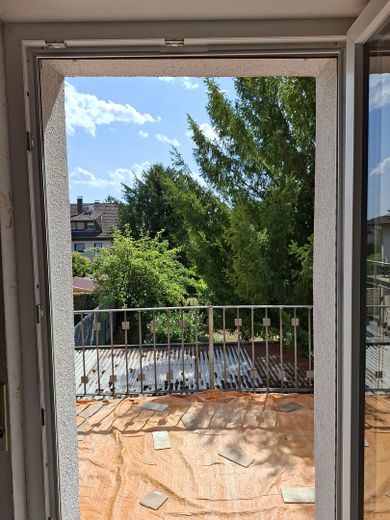 Büyük bir üst hakkı arsası üzerinde tasarım potansiyeline sahip müstakil şehir villası – 1.OG Balkon von Zimmer 3