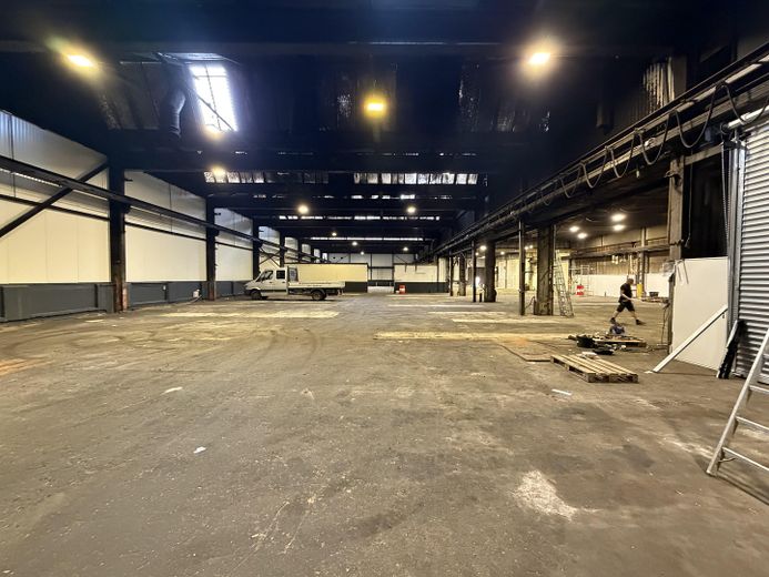 900-3.000 ㎡ Industriehallen ab 3,80/㎡ zur flexiblen Nutzung – Foto 2