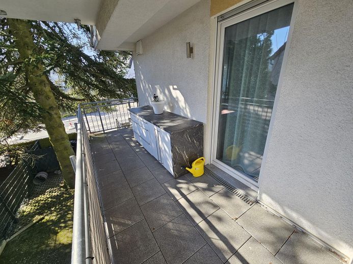 Hausgefühl statt Wohnung: Moderne 3-Zi.-Maisonette mit Garten, Terrasse & Balkon (BJ 2013) – Balkon