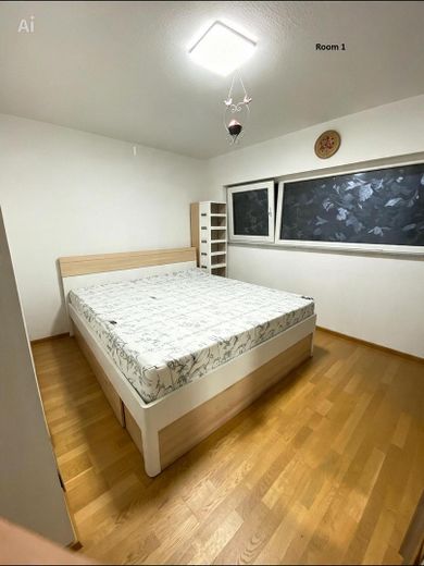 Aantrekkelijk, groot 2-kamerappartement in de stad met terras en zonnige tuin in Echterdingen – Schlafzimmer