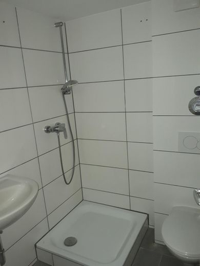 Moislinger Allee 22a – Duschbad
