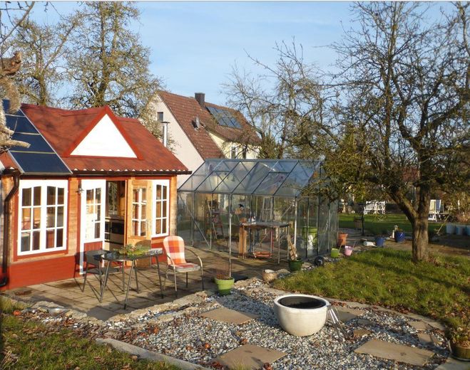 Datscha und Gewächshaus