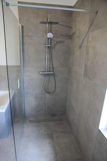 OG: Badezimmer 1