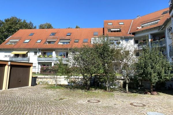 Großzügige 3,5-Zimmer-Maisonettewohnung mit Loggia, TG-Stpl. und 2 Stpl. in Zwickau!