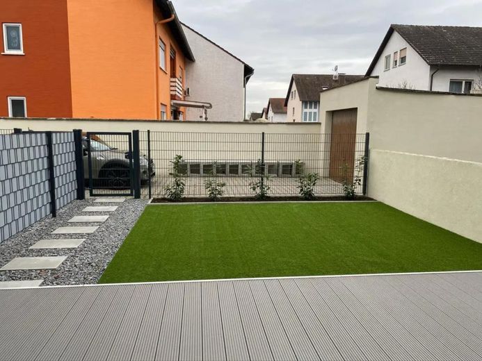 Appartement moderne au rez-de-chaussée, accessible aux personnes à mobilité réduite, avec jardin privatif – Außenbereich