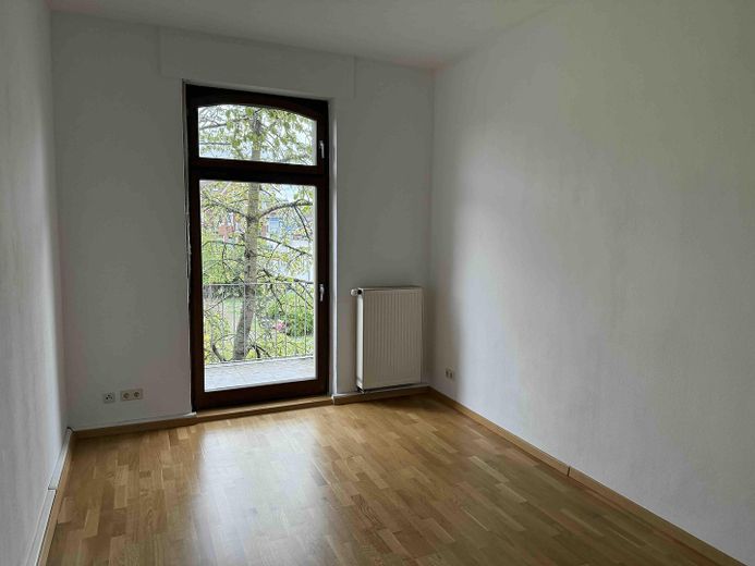 Martinsviertel, Südbalkon, 3 ZKB mit EBK - ruhig, attraktiv mit Charme – von Privat – Balkonzimmer