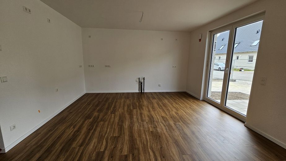 Erstbezug Neubau Doppelhaushälfte | 4,5 Zimmer | Nähe Berlin (Müllrose) – Wohn- und Essbereich EG