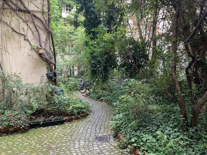 Privatverkauf 56m² Altbau-Wohnung im Heckmannufer, Wrangelkiez – Innenhof