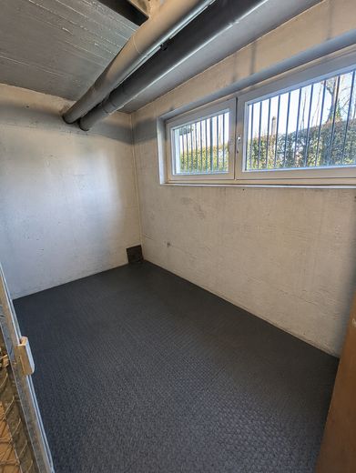 No commission: new, modernized 3-room apartment with southeast-facing balcony – Keller