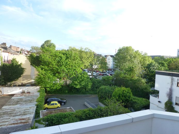 Blick vom Balkon ins Grüne