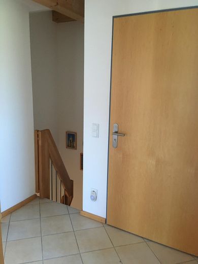 Appartamento di 5 locali con grande terrazza sul tetto a Grafing – Flur im DG