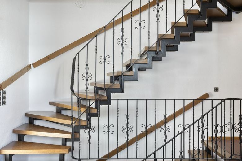 *** Familienfreundlicher Grundriss mit individuellen Gestaltungsmöglichkeiten*** – Treppenhaus
