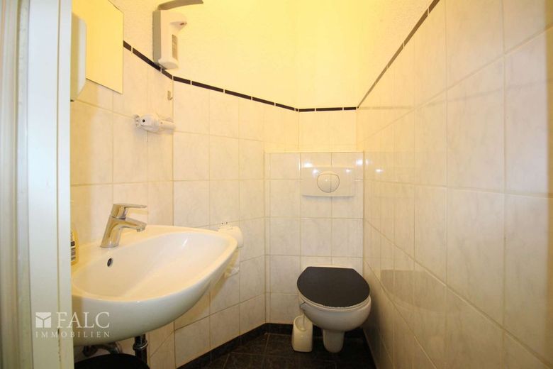 Gewerbefläche / Kita / Büro / Praxis / Kanzlei - Hier ist alles realisierbar! – Toilette