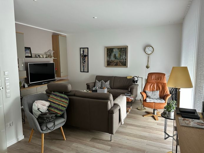 Wohnzimmer (Bsp. möbliert)