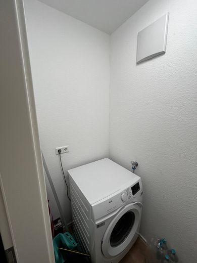 Abstellkammer mit Wasseransch.