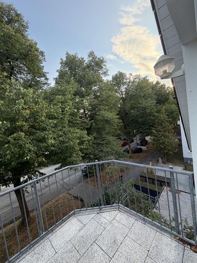 Helle 4-Zimmerwohnung zur Miete in Nymphenburg, München – Balkon