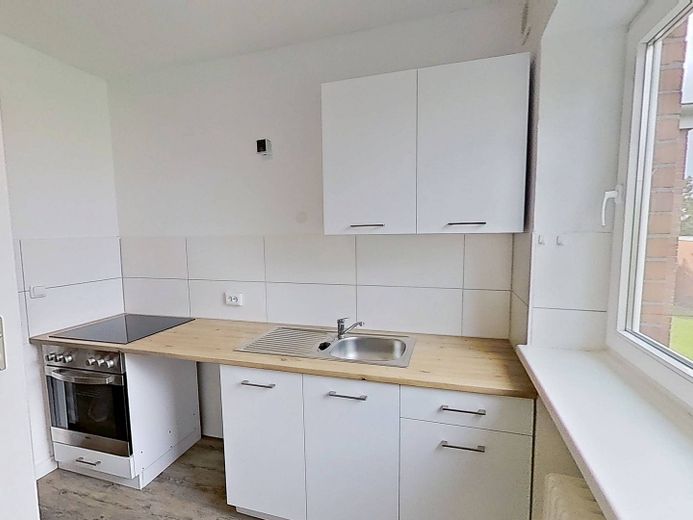 EINZIEHEN UND BIS ZU 3 KALTMIETEN SPAREN: Große 3-Zimmer-Wohnung mit BALKON und EBK in Kappeln-Ellenberg – Ansicht III: Küche