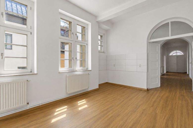 Schicke 4-Raumwohnung in der City! – Küche / Wohnzimmer