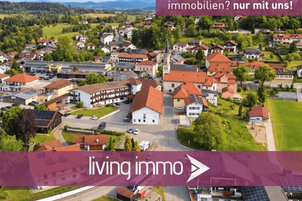 Casa unifamiliar con opción de uso comercial en el semisótano, garaje y posibilidad de ampliación en la planta bajo cubierta en Büchlberg