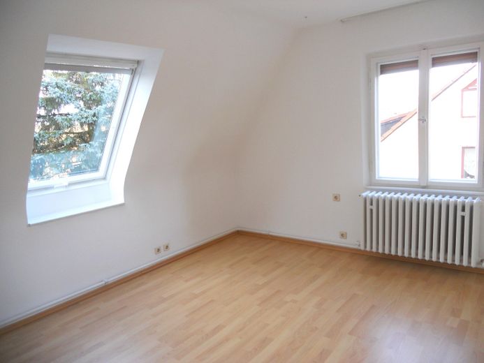 Jasne i przytulne mieszkanie dla singla w zielonej, a zarazem centralnej lokalizacji – Wohnzimmer
