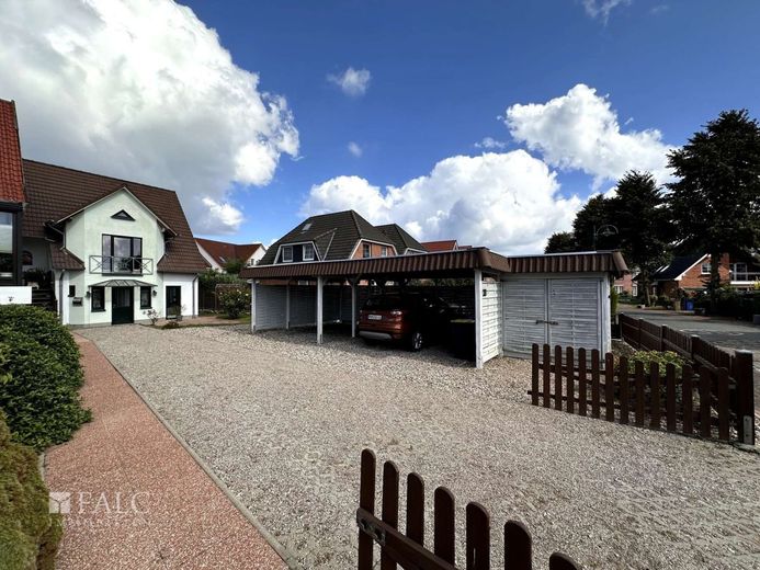 ***Strandnahes Reihenendhaus mit Wintergarten und Terrasse*** – Carport