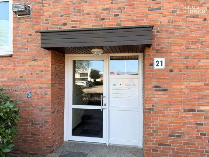 Vermietete Wohnung mit Mietsteigerungsportential – Hauseingang