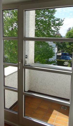 Lauschige 2-Zi.-Süd-DTW mit enormer Weite - zwischen Ortszentrum und altem Ortskern – Schlafzimmer Süd - Balkon