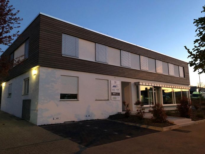 Светлый и просторный офис LB-Eglosheim – Hausansicht