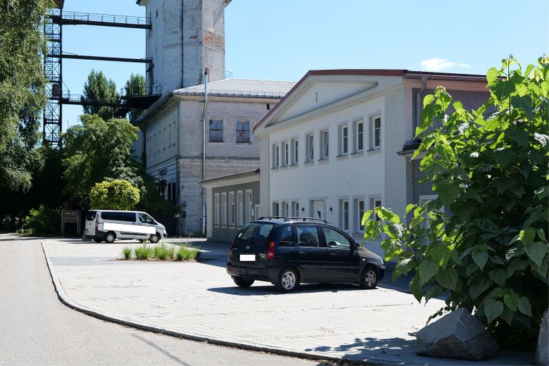 Robuste Industriehalle für Lager, Produktion, Gewerbe – Ansicht Zufahrt Nordwest