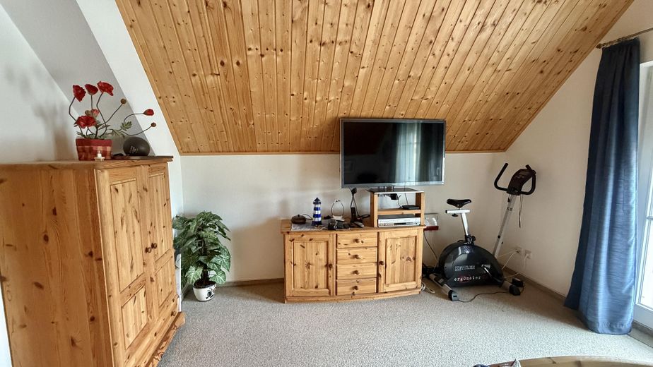 Casa de vacaciones con embarcadero propio en Hafendorf Rheinsberg – Schlafzimmer vom Bett aus