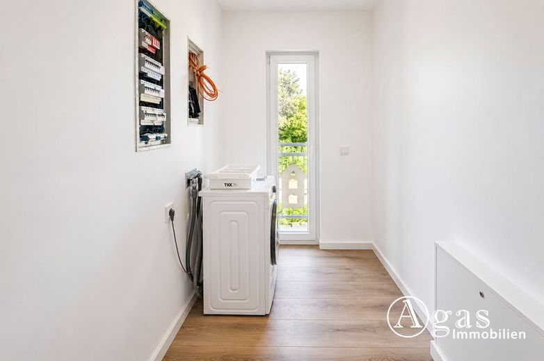 Monteur-Wohnung! 3-Zimmer-Whg. für 6 Personen - dauerhaft mieten = 17,43 EUR /Tag/Person – Abstellraum mit Waschmaschine