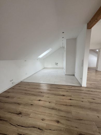 großzügige gepflegt 3 Zimmer Wohnung mit Garage – Photo 9