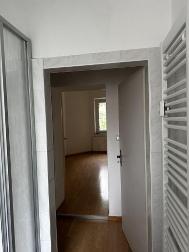 Schöne ruhige 2ZKB nähe Zentrum – Bad
