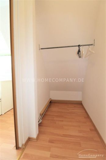 20877 HomeCompany Dresden Möbliert/Furnished 2-Zimmer Dachgeschosswohnung in Dresden-Dölzschen max. 2 Personen – 2660cb1f31ed0d0f8295d5afadb9b7ed334688bb.jpg