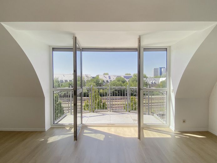 mit Westbalkon