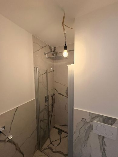 2-Zimmer-Wohnung in zentraler Lage von Frankfurt am Main – frisch renoviert & mit Einbauküche – Foto 2