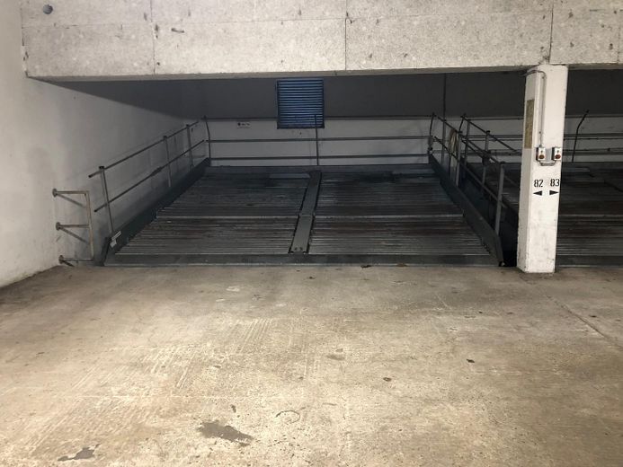 Tiefgaragenplatz